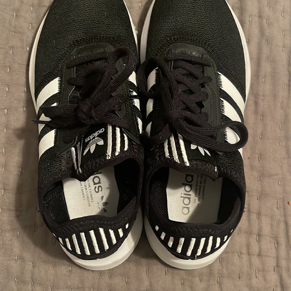 Adidas - Picture 5 of 7